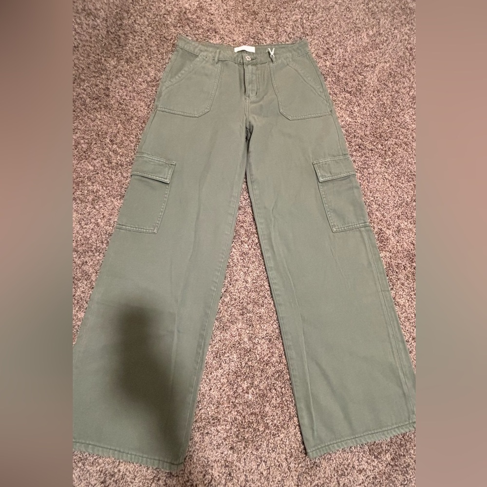 Green cargo pants